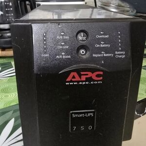A.P.C. Black Smart-UPS 750